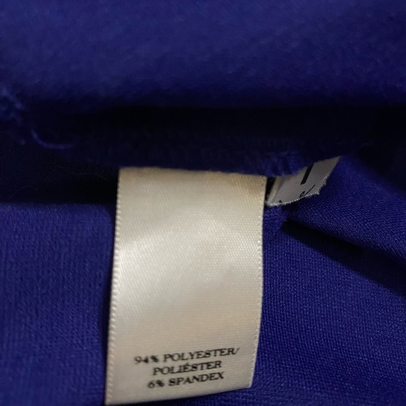 Ann Taylor Sleeveless Solid Blue Top Minimalist Style Simple Elegance - Picture 4 of 7